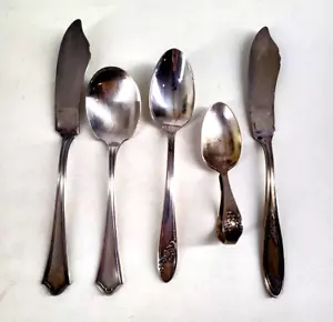 Mixed Lot Of Silverware Flatware 3 Spoons & 2 Butter Knives Mixed Brands - Picture 1 of 5