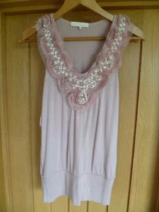 Miso pink vest top T shirt mesh frayed roses pearls ivory gold braid neck size 8 - Picture 1 of 4