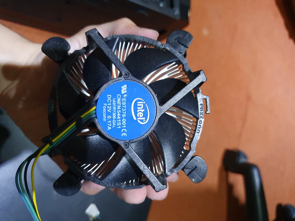 Ventola Dissipatore Originale Intel E97378-001 LGA Socket 1155 1156 DC 12V 0.60A - Immagine 1 di 1