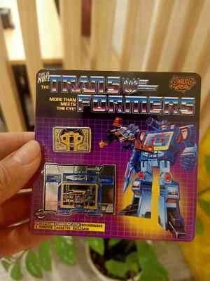 Pin Diecast G1 Soundwave + Buzzsaw Transformers Versión Reproductor de Cassette Foto 1 de 4