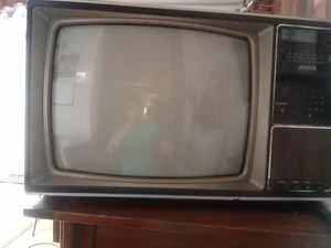 Vintage Zenith Color CRT Tube TV No Remote Incomplete Serial Number - Picture 1 of 7