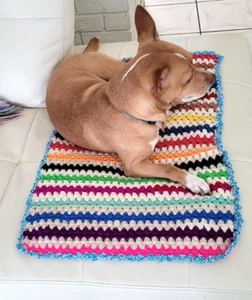 NEU Handgefertigte Hund/Katze Decke Matte, mehrfarbig, 26"x17". MEIN HUND LIEBT SEINE MATTE. - Bild 1 von 4