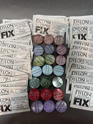 (21) Tinte de tela de agua fría Dylon multicolores + (36) paquetes de tinte frío Dylon FIX Foto 1 de 4