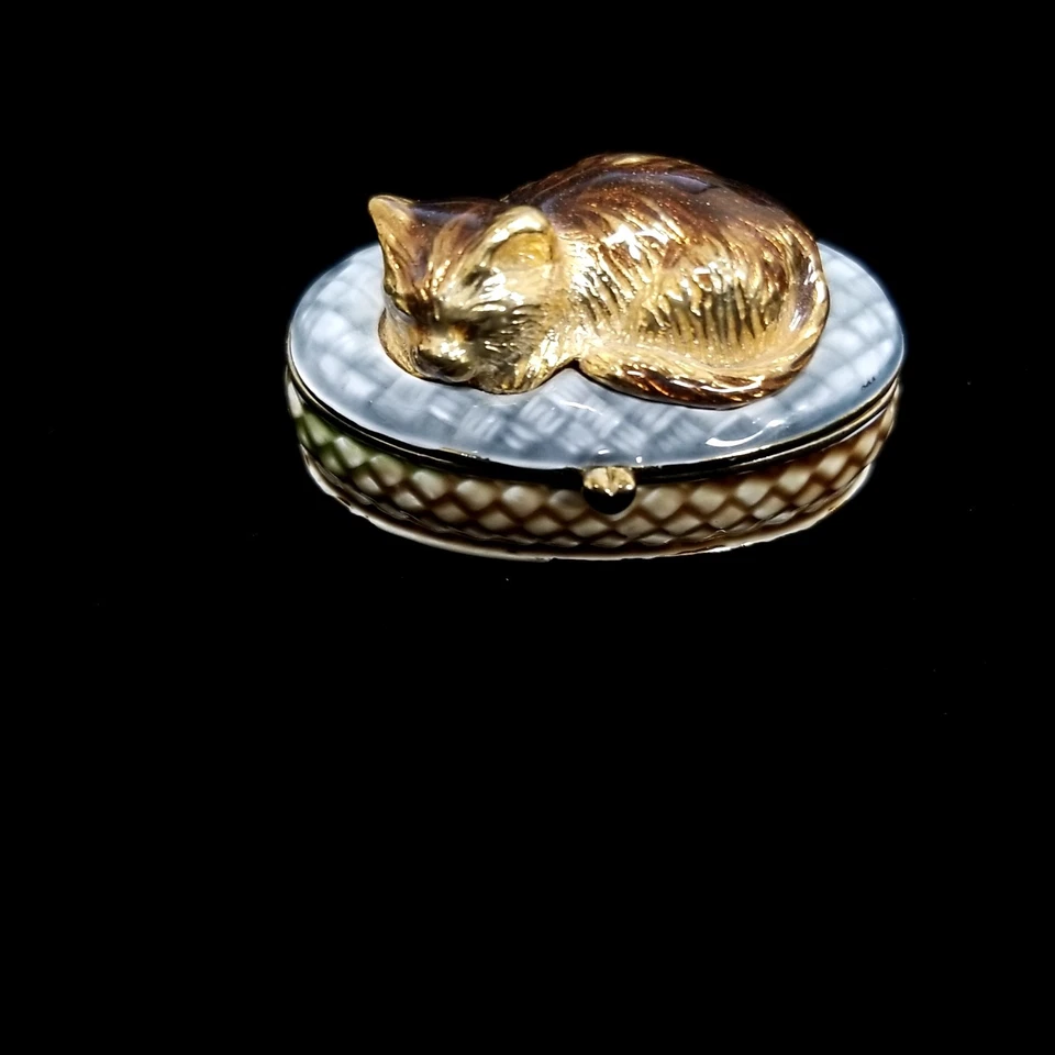 MONET Sleeping Cat HINGED Enamel Trinket Box - Image 1 of 4