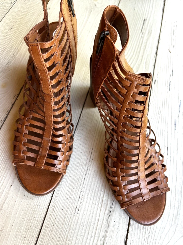 Mossimo с ремешками Booty - Summer ботинок стиль сандалии - высокий каблук сандалии - размер 11 - Изображение 1 из 4