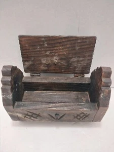 Hand Carved Wood Trinket Box Treasure Chest Style - In excellent condition - Picture 1 of 6