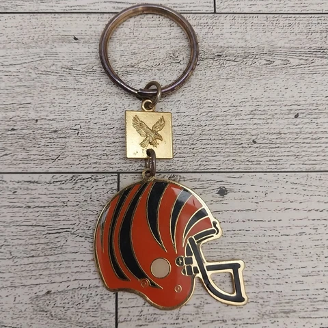Vintage 1988 Cincinnati Bengals Helmet Keychain Gold Tone NFL Cover