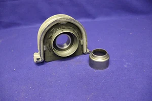 NEW FORD CENTER SUPPORT BEARING housing 4C4Z-4800-A  AKF1124 - Picture 1 of 7