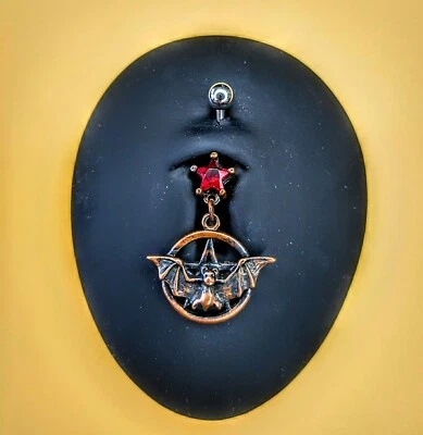 Anillo gótico pentagrama murciélago volador estrella roja gema gota colgante ombligo Foto 1 de 3
