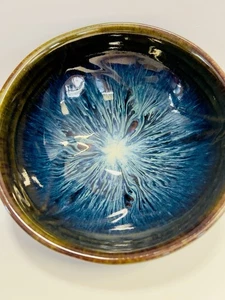 Bill Campbell Studiokeramik 6" Schüssel dunkelblau Lotusblume Tropfglasur - Bild 1 von 14