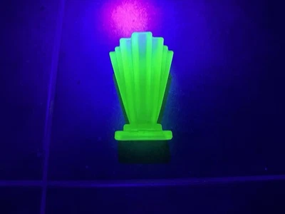 Bagely Uranium Glass Grantham Vase 10cm Extremely Bright Glow - image 1 of 4