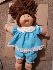 1982 CABBAGE PATCH KIDS PUPPE 2 Grübchen ein Zahn braune Augen braune Haare - Bild 1 von 5
