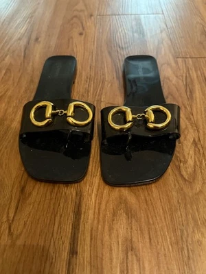 Diapositivas de charol negras Jeffrey Campbell — talla 38 (US 7,5–8) Foto 1 de 4