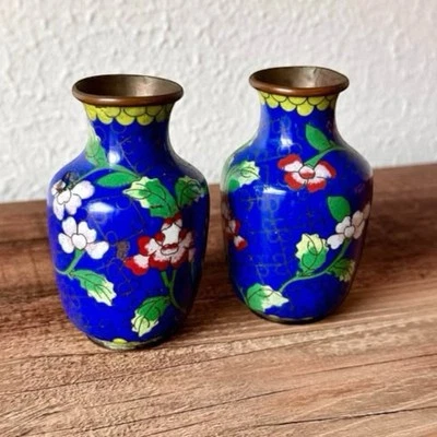 Vintage Chinese Cloisonné Mini Vases – Blue Floral Enamel Pair – 3.25” Tall - Image 1 of 4