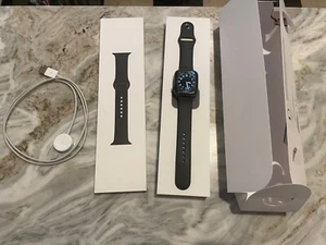 Apple Watch SE (1st Gen), 44mm, Space Gray, Black Sport Band, Very Good - Picture 1 of 9