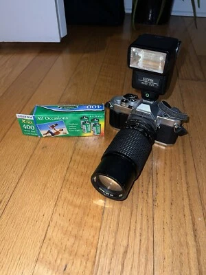 Canon AV-1 y extras Foto 1 de 2