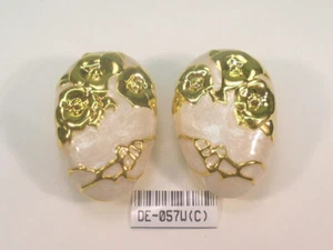 * CLIP EARRING DESIGNER DOLPHIN ORE SIGNED VINTAGE, ENAMEL WHITE CREAM 057WC - Picture 1 of 4
