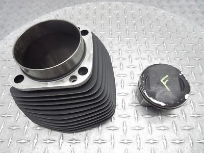 Harley-Davidson Road Glide 2012 FLTRU cilindro delantero barril jarra motor pistón Foto 1 de 4