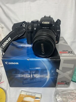 Canon EOS 350D Digital Rebel XT Digital SLR, 2 Batteries, Charger, Cards, Bag ++ - Image 1 of 4
