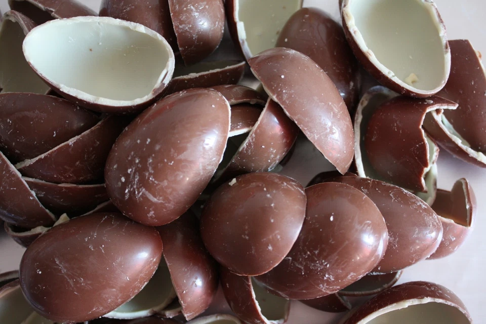 1 Kg. Kinder Überraschung Schokolade frisch MHD- 20.04.2026 - Bild 1 von 1