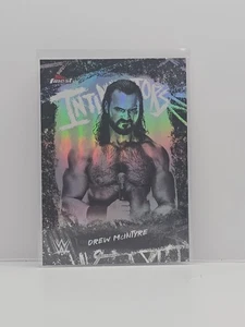 Drew McIntyre 2025 Topps Finest WWE Intimidators Refractor #INT-DW - Bild 1 von 2