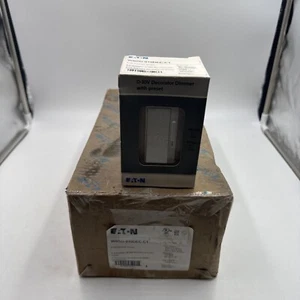 Case of 10 Eaton, WBSD-010DEC-C1 0-10v, Decorative Dimmer - Picture 1 of 12