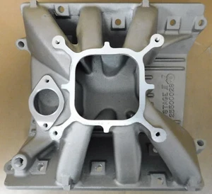 Ingesta de aluminio GM NOS 25500029 Buick 90* V6 Etapa II con bloque Ctr, 4150 Flg - Imagen 1 de 6