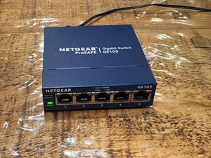 NETGEAR GS105V5 5-Port Gigabit Unmanaged Ethernet Switch Plug & Play - Bild 1 von 4