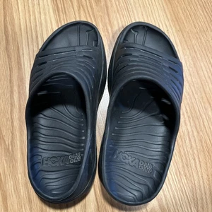 Hoka Ora Recovery Slide Damengröße 6 schwarz Meta Rocker - Bild 1 von 7