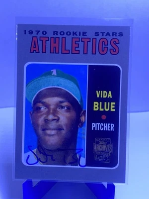 VIDA BLUE A's 2001 Topps Archives 1970 Rookie Reprint Autograph ON CARD AUTO - Image 1 of 2