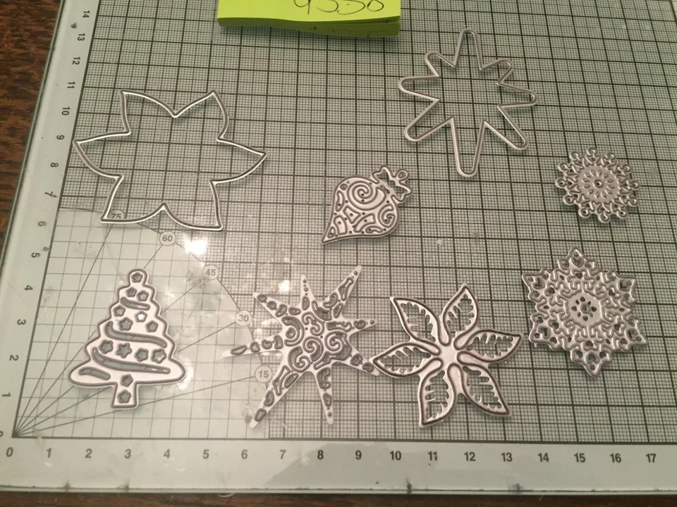 Trimcraft poinsettia and Christmas characters die set ref9558 **SALE** - Image 1 of 1