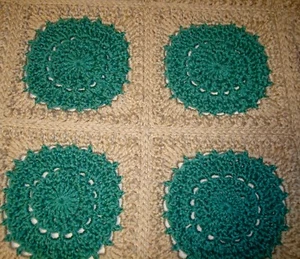 Hecho a mano Crochet Afghan Throw verde tostado rosa - Imagen 1 de 5