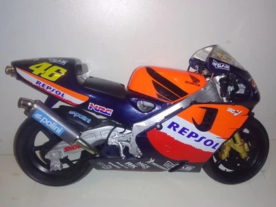 Grande Moto Honda Gp Valentino Rossi VR46 GUILOY 1:6 ème - Photo 1/4