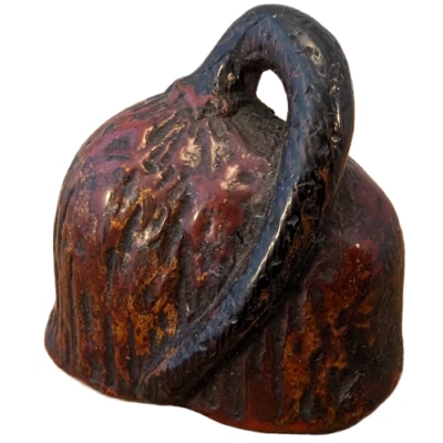 Antigua vaina japonesa de semillas de loto Netsuke de madera lacada Japón​ Foto 1 de 4