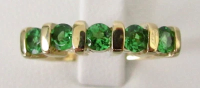 Anillo de oro de 9 quilates - Anillo redondo de oro amarillo de 9 quilates granate tsavorita 5 piedras talla P Foto 1 de 4
