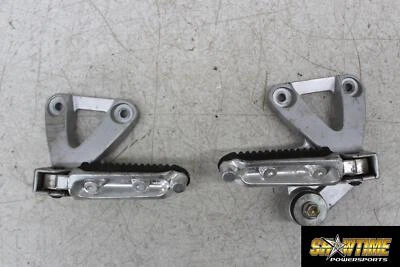 Suzuki GSXR750 1997 juego de clavijas de pasajero trasero par Foto 1 de 4