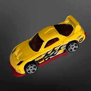 2002 Hot Wheels 24/SEVEN Yellow Red Black Flames - Picture 1 of 6