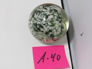 A-40 OLD VINTAGE GLASS BLOWN ART PAPER WEIGHT RED GREEN WHITE - Picture 1 of 1