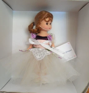 Muñeca Madame Alexander #30895 "Ramo de lavanda" con etiqueta/pañuelo de mano NUEVO/SIN USAR, nueva/sin usar, en caja original - Imagen 1 de 7