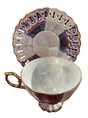 Винтажная чайная чашка и блюдце на ножках Royal Crown Iridescent Enchantment фиолетовое золото - Изображение 1 из 4