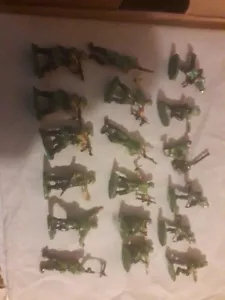 Vintage JOBLOT Revell PAINTED GERMAN PARATROOP INFANTRY 1/72 WW2 NEW - Picture 1 of 2