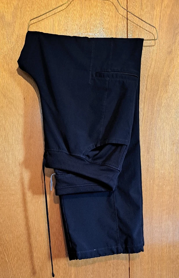 Nurses/Scrub Black Pants size L in Excellent Condition. By Cherokee - Image 1 of 1
