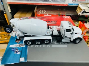 Peterbilt Modello Mcneilus Mixer Bridgemaster 1/50 di Diecast Masters DM71074 - Foto 1 di 8