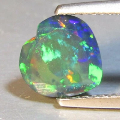 Эфиопский черный опал в форме сердца 1,89 карата натуральный цветной игровой драгоценный камень россыпью 10 мм - Изображение 1 из 4