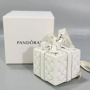 Pandora 2016 Weihnachtsschmuck Porzellan weiß Geschenkbox Silberrand Überraschung Vorrat - Bild 1 von 15