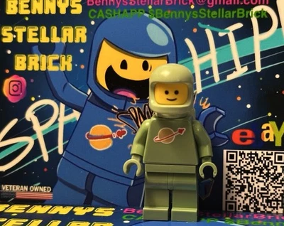 LEGO Classic Spaceman Sand Green W/ Custom Space helmet & AirTank - Image 1 of 4