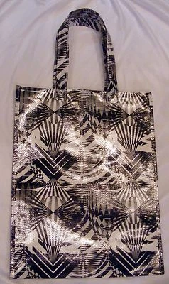 Bolso de moda reutilizable de plástico blanco y negro Foto 1 de 2