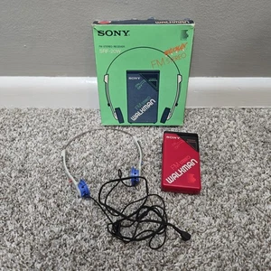 Sony SRF-20W Walkman ricevitore FM e cuffie stereo dinamiche Sony MDR-02 con scatola - Foto 1 di 14