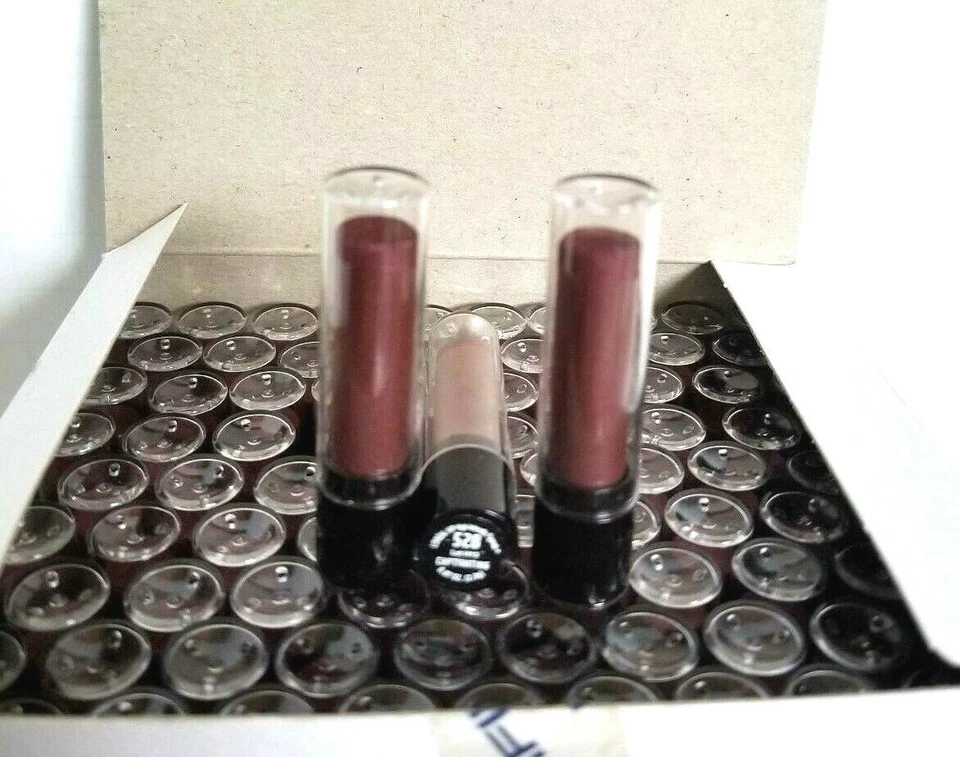 86 pcs L'Oreal HIP High Intensity Pigments Shadow Stick 528 Captivating 0.07 oz  - Image 1 of 4