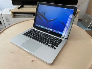  Apple MacBook Pro 13" 2011 - 2.4 GHz i5 - 6 GB RAM - 120GB SSD - macOS Sequoia - Afbeelding 1 van 12